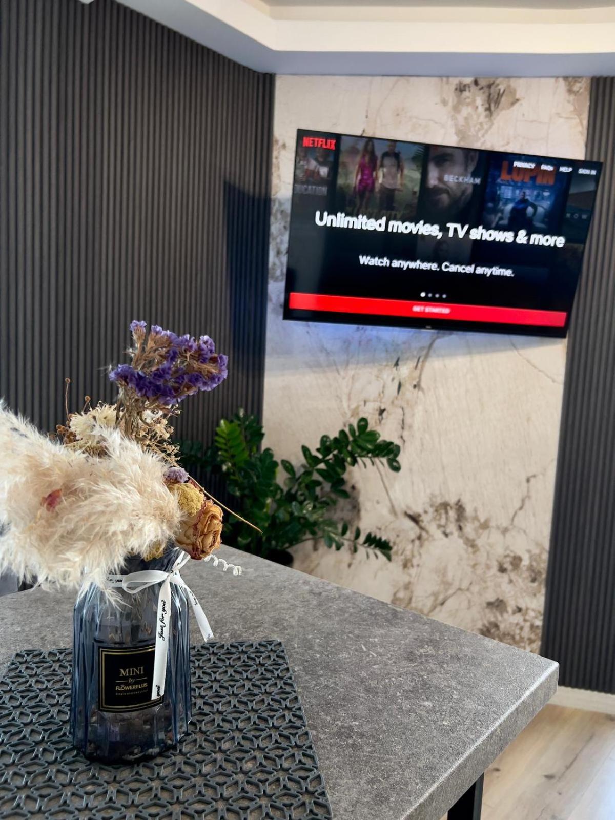 Alfred Sky Smart Apartment 29Th Spa Included Скоп'є Екстер'єр фото